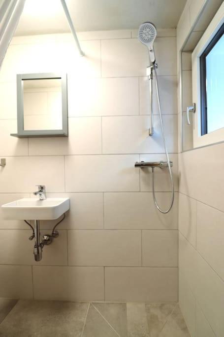 Schickes Zimmer Mit Top-Ausstattung In Idealer Lage Feldkirch Dış mekan fotoğraf